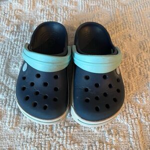 Boys crocs
